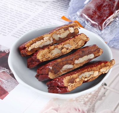 ���A����